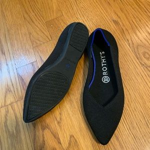 Rothys Black Point Flats Size 7.5 Brand New